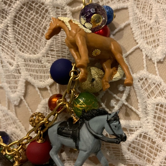 Mix Horses and Beads Necklace - Picture 4 of 5